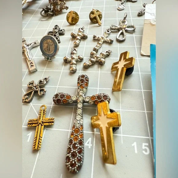 Vintage Christian Cross Jewelry Repurpose Lot - Picture 8 of 17
